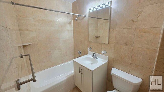 Building Photo - Sunlit 5th-Floor 1-Bed near Union Square | Doorman & Complimentary Gym