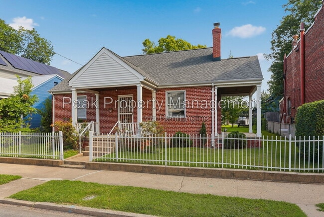 Building Photo - 3022 Grayland Ave