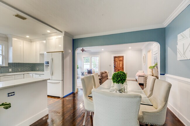 Foto del edificio - 717 N Lakeside Dr