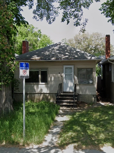 Building Photo - 824 College Ave