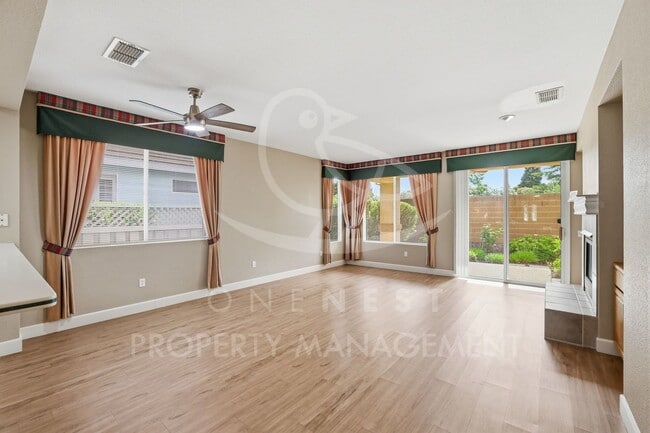 Building Photo - 55+ Sun City home, Private 2 bedroom 2 bathroom home