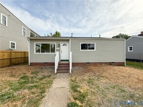Building Photo - 2706 Selden St