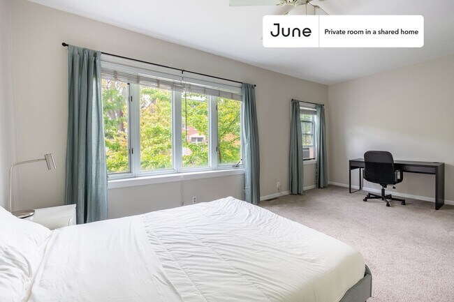 Foto del edificio - Room in Shared 5 bed/3 bath home