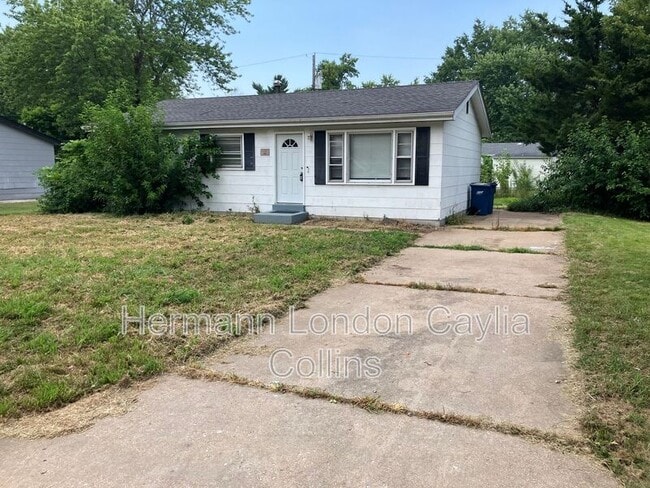 Photo - 1451 Fairmeadows Ln House