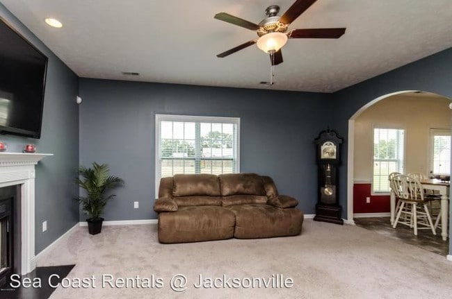 Building Photo - 4 br, 2.5 bath House - 414 Fawn Meadow Dr.