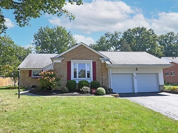 Photo - 939 Springbrook Dr House