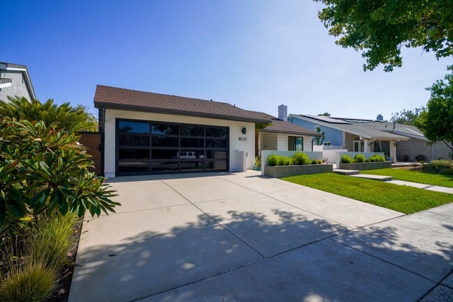 Photo - 1800 Oriole Dr (Costa Mesa, CA) House