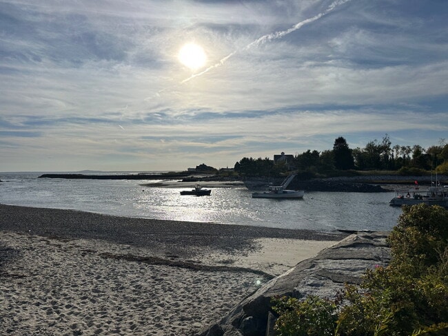 Building Photo - 2BR WINTER RENTAL, Fully Furnished– Heat Included, Near Downtown Kennebunkport