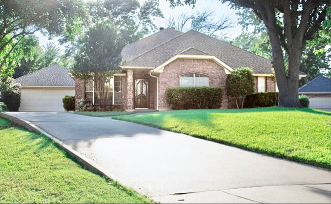 Building Photo - 7508 Aspen Wood Cir