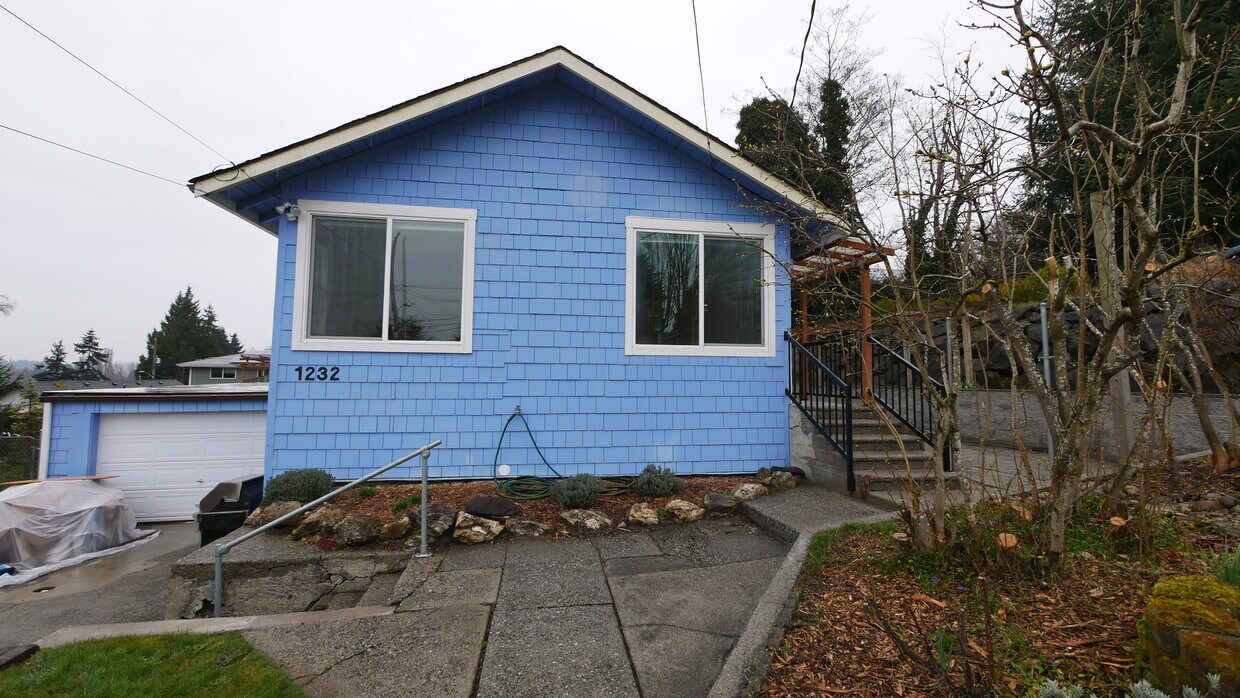 1232 SW Othello St, Seattle, WA 98106 House Rental in Seattle, WA
