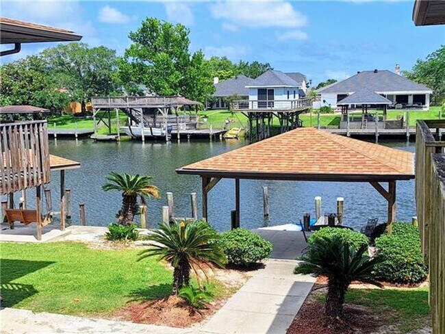 Foto del edificio - Waterfront Condo