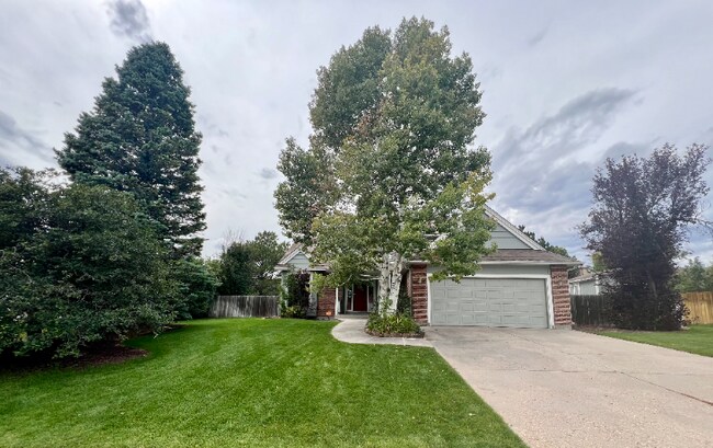 Building Photo - Spacious 4-Bed Retreat with Guest Suite & Fireplace