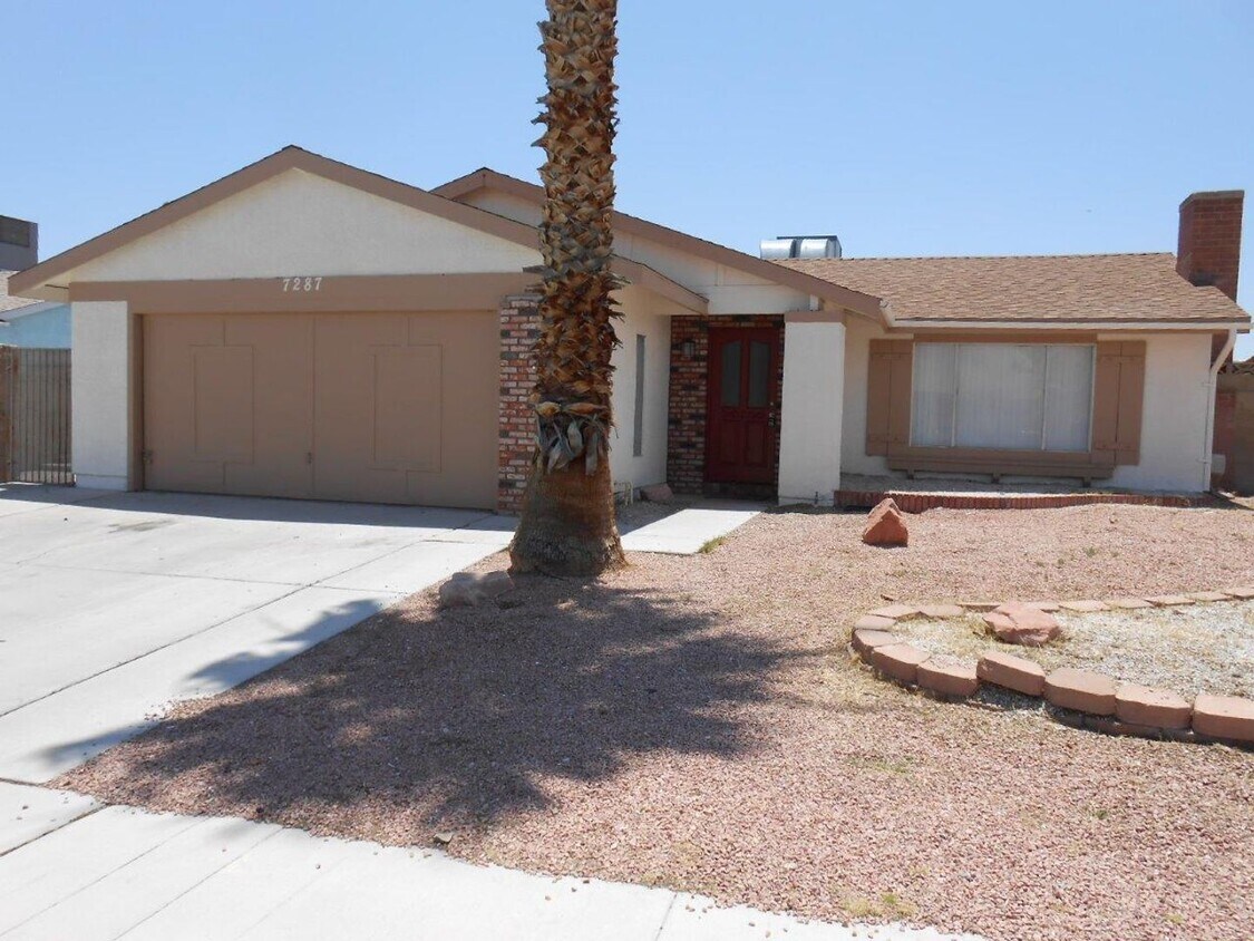 Foto principal - Single Story Home w/4 Bedrooms in Spring V...
