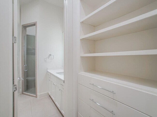 Foto del edificio - 2004 Rosedale St