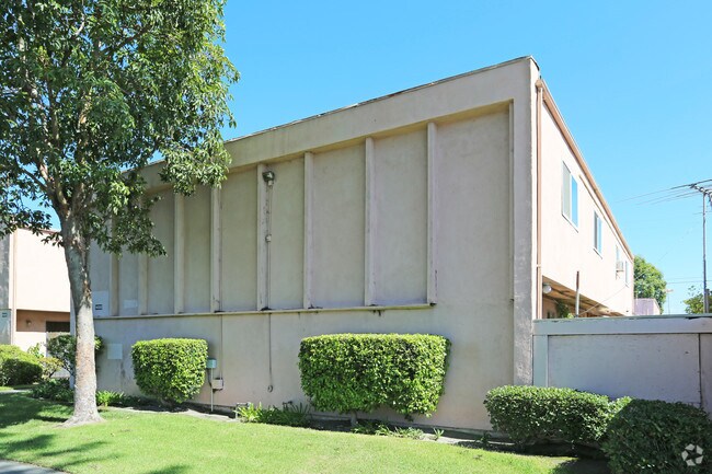 Foto del edificio - 14332 Village Way