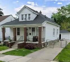 Building Photo - 5016 Mead St
