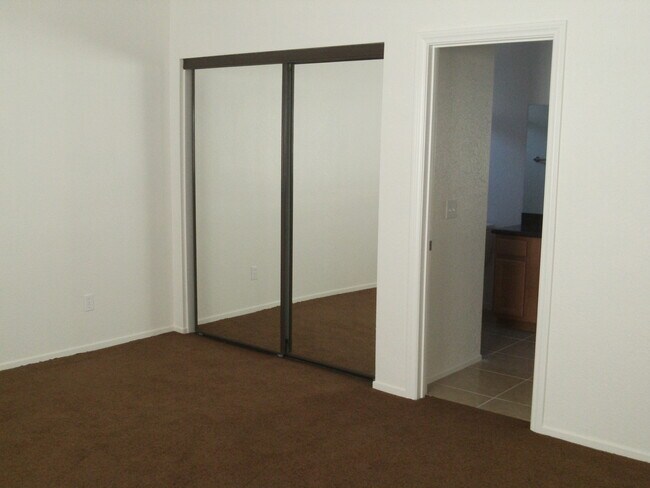 Foto del edificio - ( ( ( Coming Soon ) ) )  3 bed 2.5 bath La Sierra Home