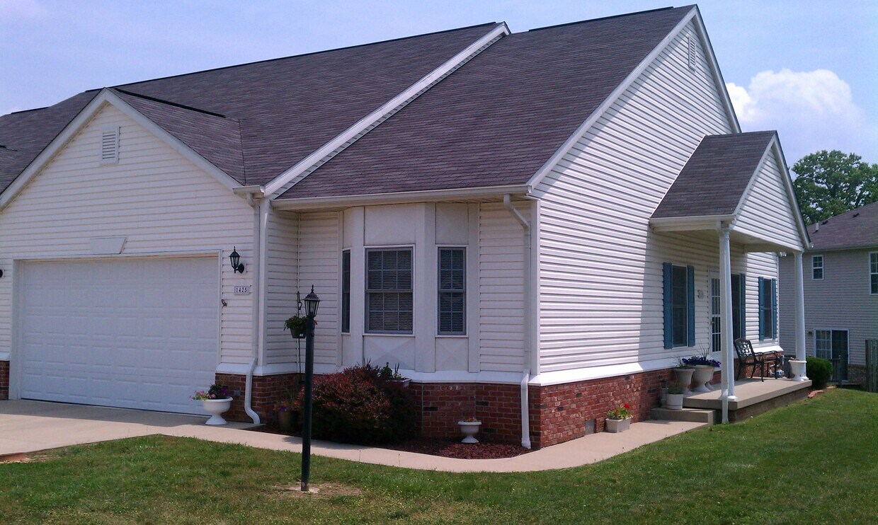 Foto principal - 1425 W Westwind Ct