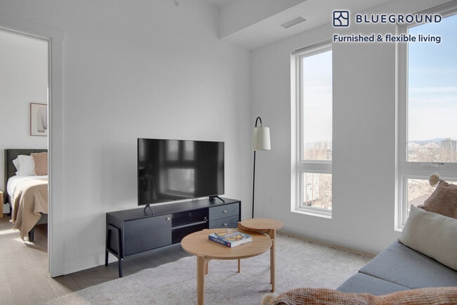 Foto del edificio - 1586 Hooker St