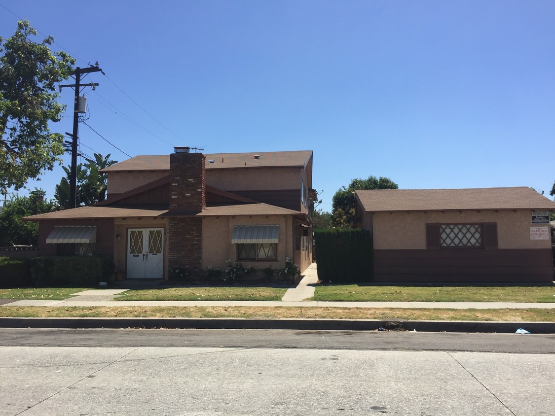 Primary Photo - 15330 Woodruff Pl