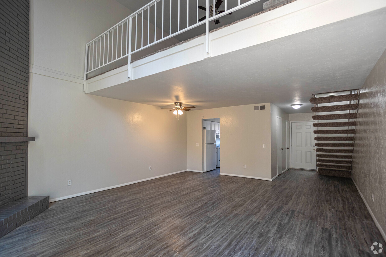 1BR, 1.5BA Loft - 1065SF - Heritage House