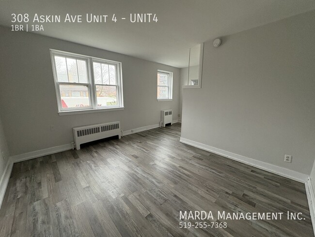 Building Photo - NEWLY RENOVATED 1-BEDROOM/1BATH APARTMENT ...