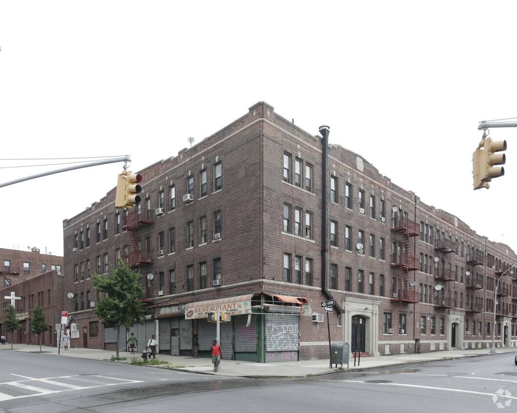Primary Photo - Harding Court