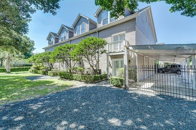 Foto del edificio - 1621 Heights Blvd