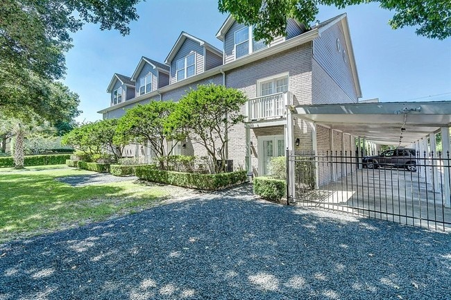 Building Photo - 1621 Heights Blvd