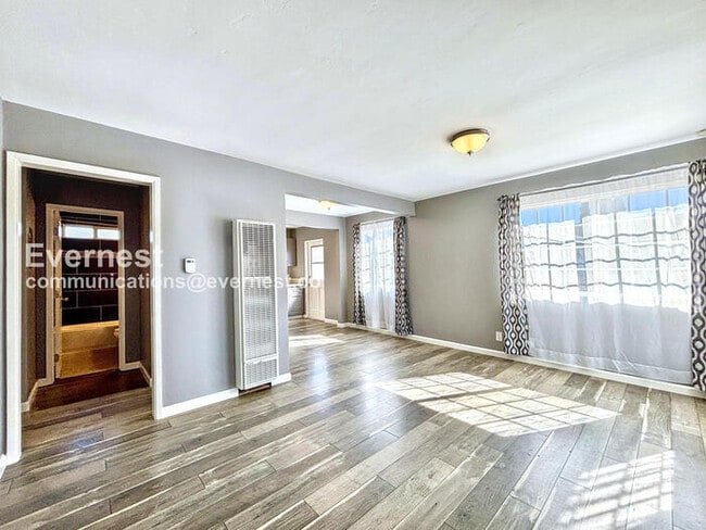 Building Photo - 2571 Judson St