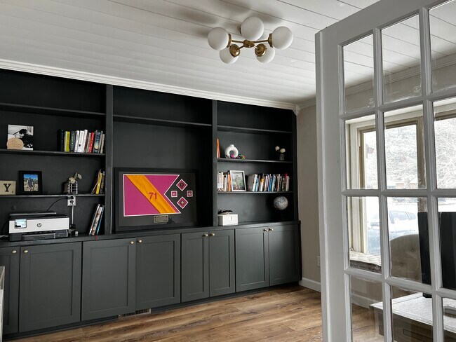 Foto del edificio - 4215 Cromwell Ct