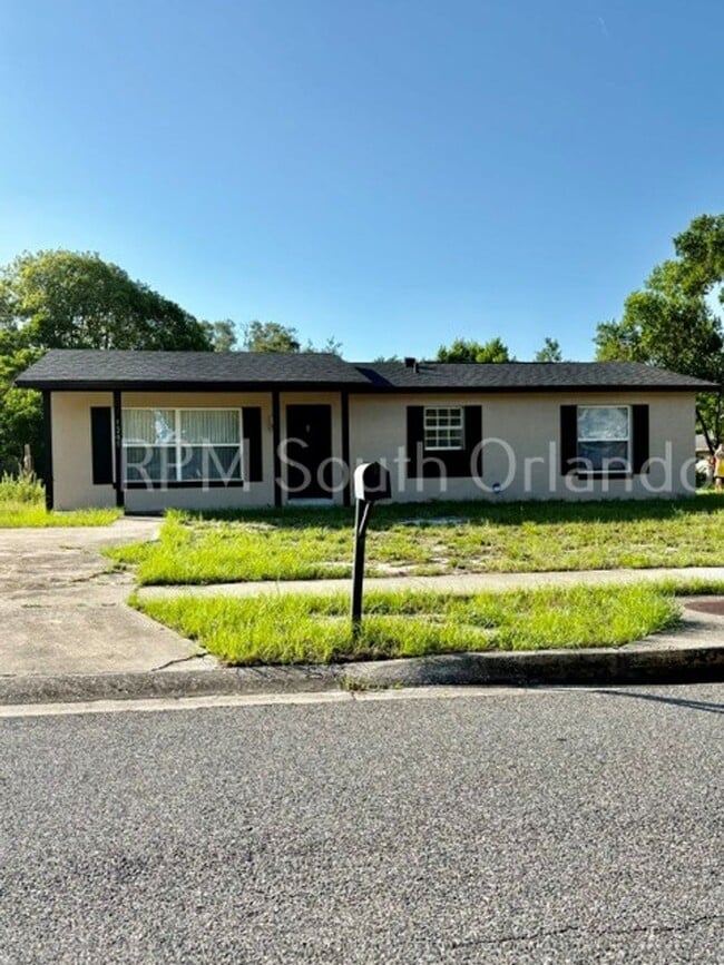 Photo - 1205 Baranova rd House