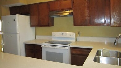 Building Photo - 12122 Kemerton Dr