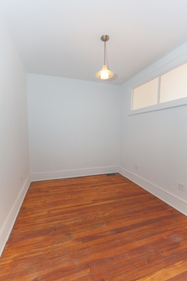 Building Photo - 147 Diamond Street