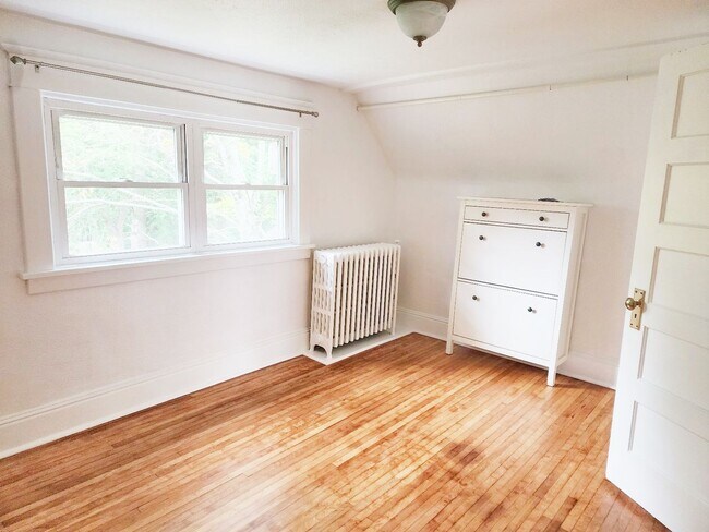 Foto del edificio - Two Bedroom Single Family Home For Lease