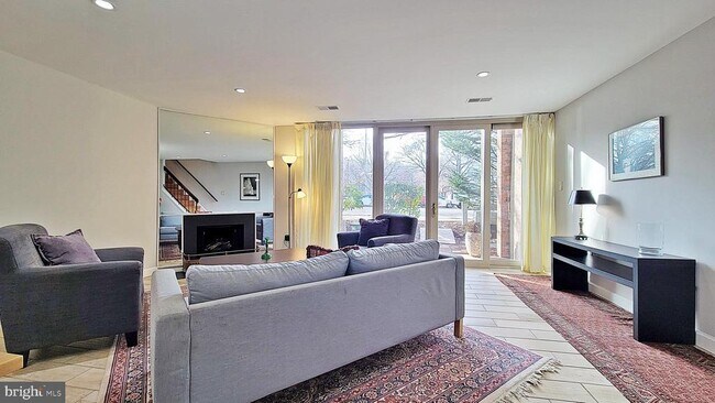 Foto del edificio - 740 15th St S