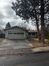 Building Photo - 1151 NE Viking Ct