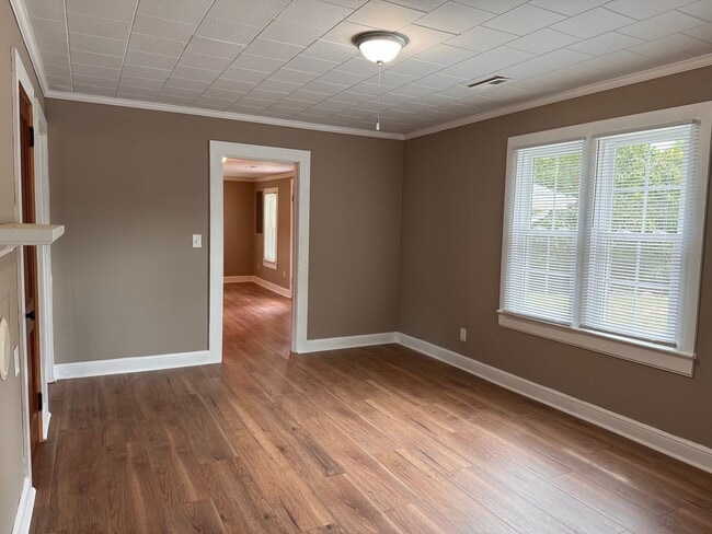 Building Photo - 5680 Jackson Creek Rd