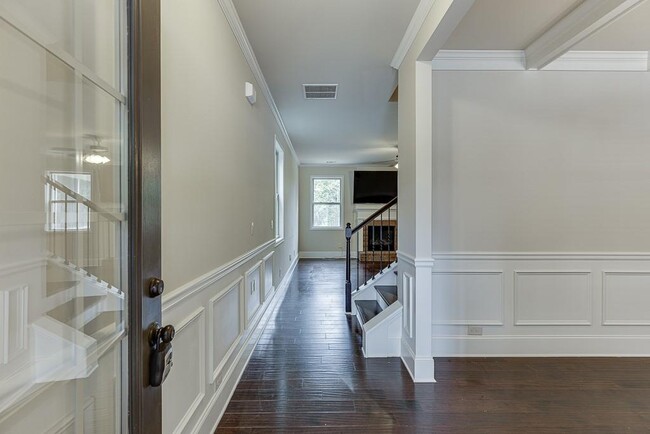 Building Photo - 6932 Big Sky Dr