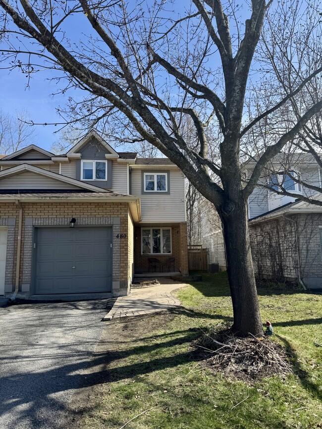 Building Photo - 480 Lawler Crescent