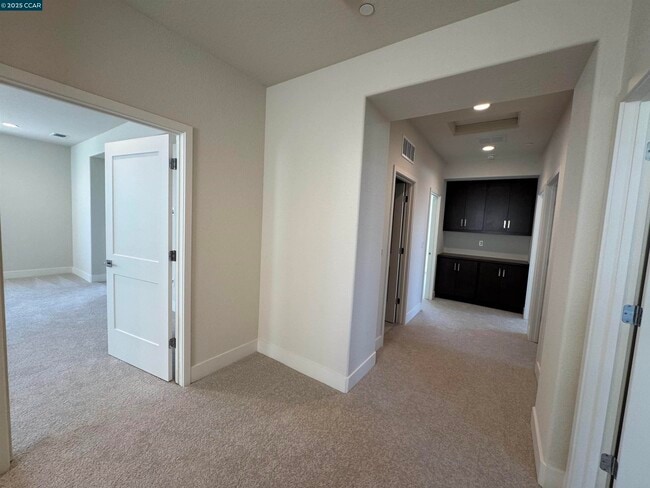 Building Photo - 140 Labrusca Dr