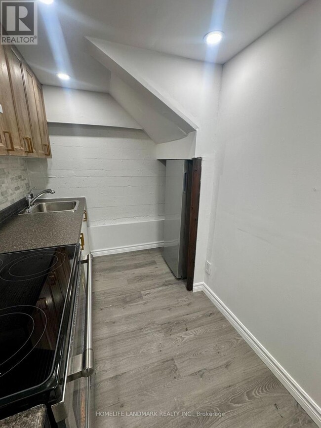 Photo du bâtiment - 1316 Simcoe St S