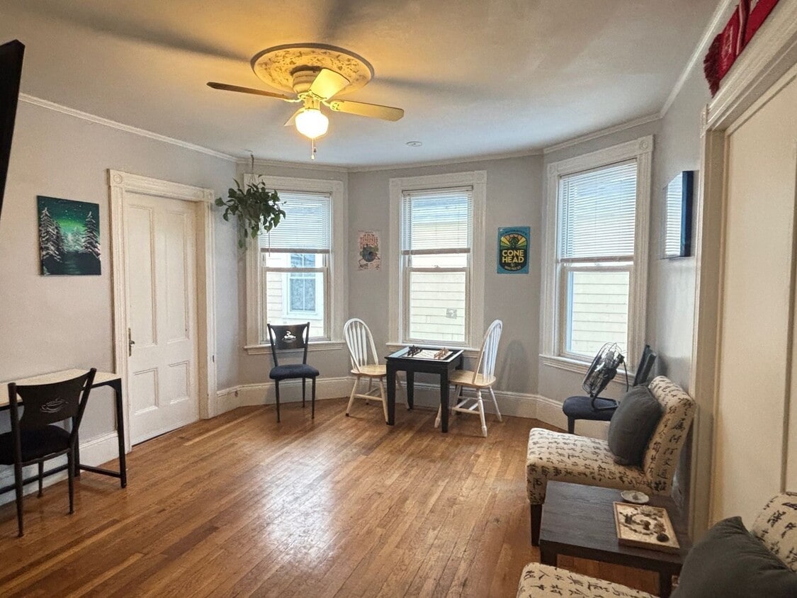 Awesome 5 bed 2 bath in Lower Allston - Awesome 5 bed 2 bath in Lower Allston