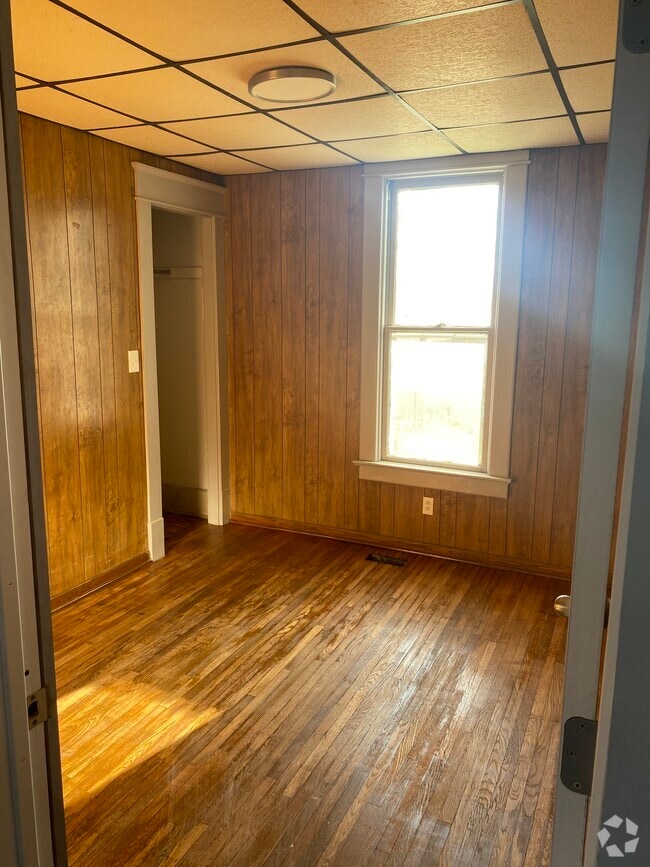 Central Eastside Apartments for Rent with Hardwood Floors Erie, PA 2 Rentals