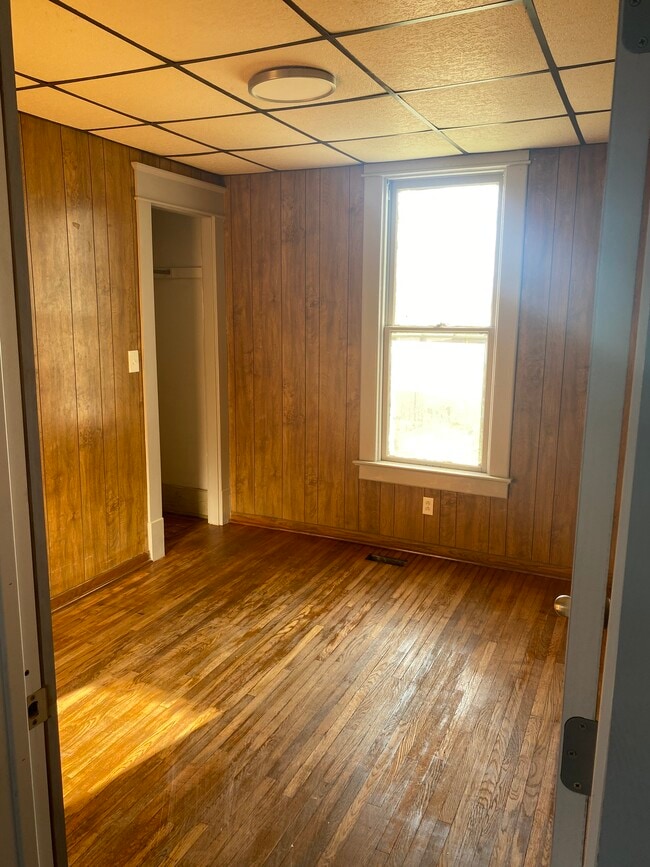 Building Photo - 428 E 27th St