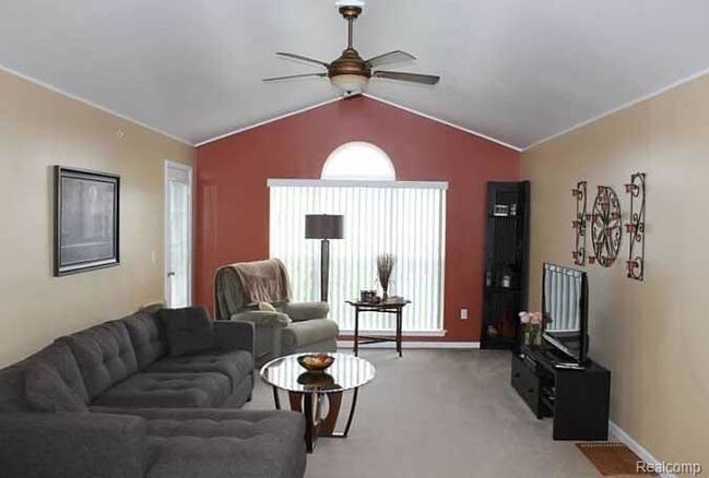 Building Photo - 28192 Oakmonte Cir E
