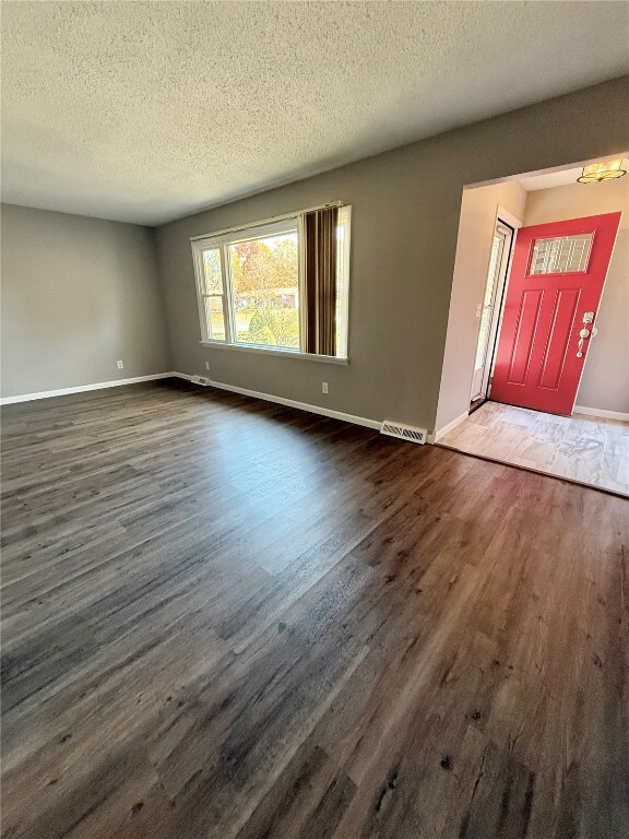 Foto del edificio - 107 Mark Trail Dr