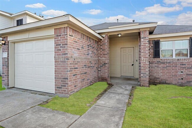 Building Photo - 21114 Sprouse Cir