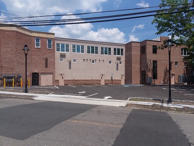 1609 Springfield Ave Parking - 1609-1611 Springfield Ave