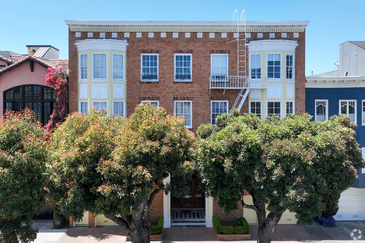 Primary Photo - 3235 Gough St